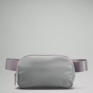 Lululemon Everywhere Belt Bag - Silver Drop